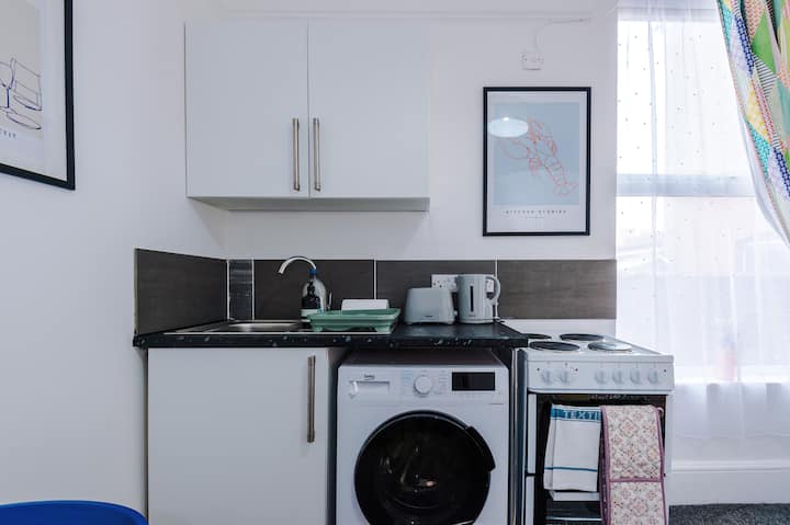 Jephsons Lodge Studio 2 - Town Centre Gem, Parking - Royal Leamington Spa