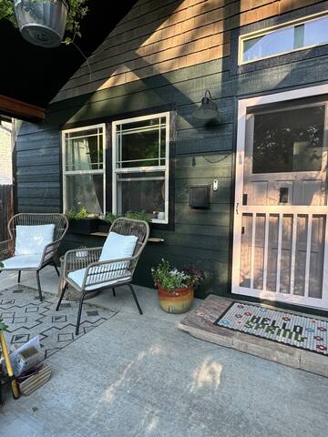 Peaceful Weekend stay in DNVR gallery image 2