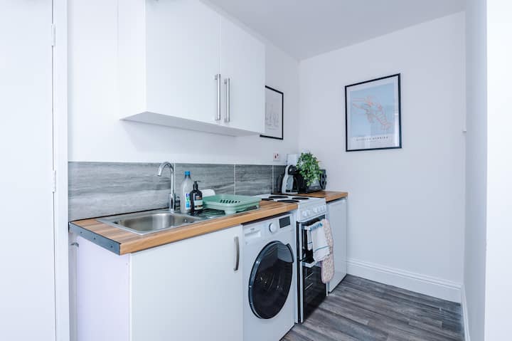 Jephsons Lodge Studio 3: Free Netflix, Parking - Royal Leamington Spa