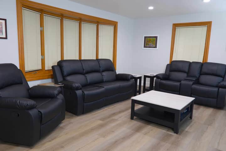 4br - Walk To Lambeau | Relaxing Family Stay - Green Bay