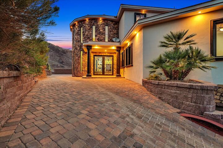 Lake Mead Dream Home gallery image 4