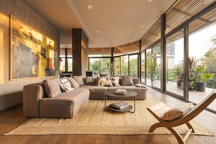 Luxury Penthouse in Heart of Roma