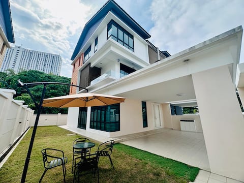 (New)Sea Breeze Landed Home@13pax@BatuFerrigghi