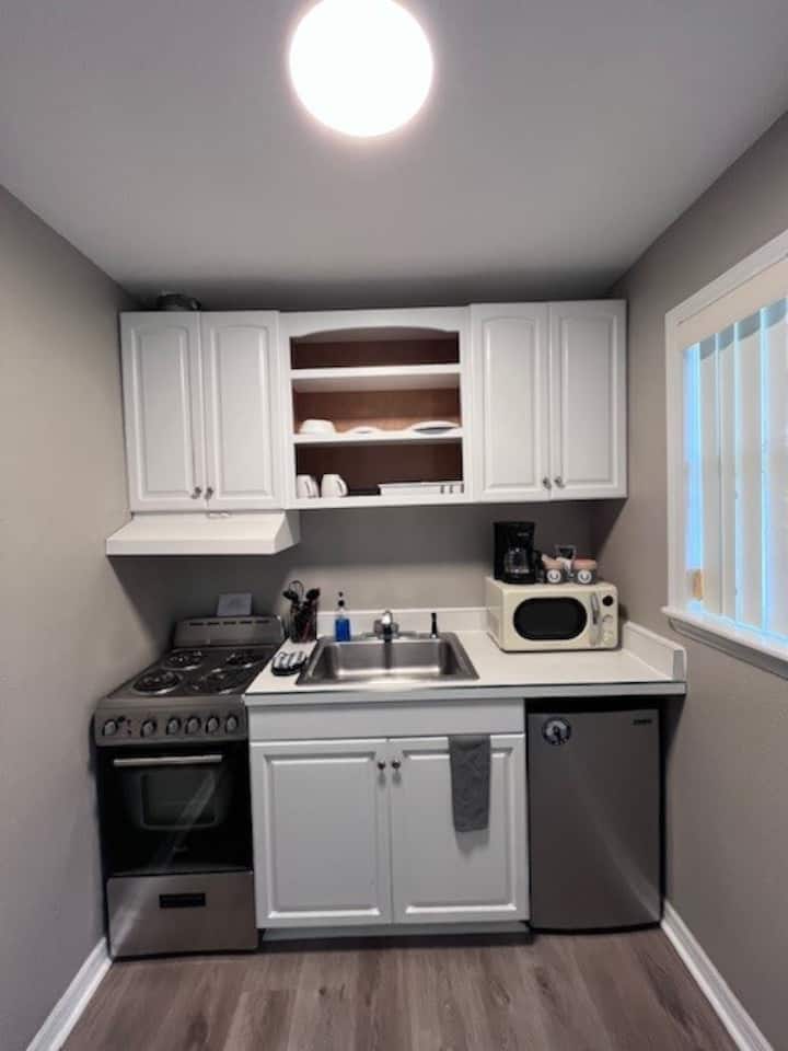 Waterview Efficiency Cottage - Crescent City, FL
