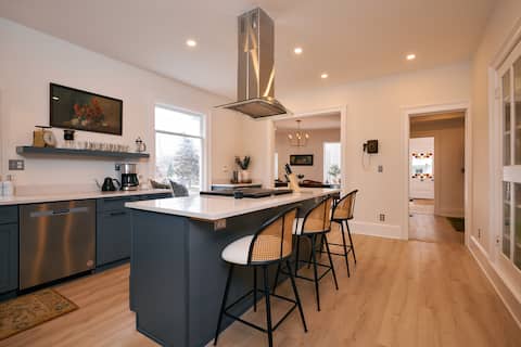 14 Elm Taughannock House