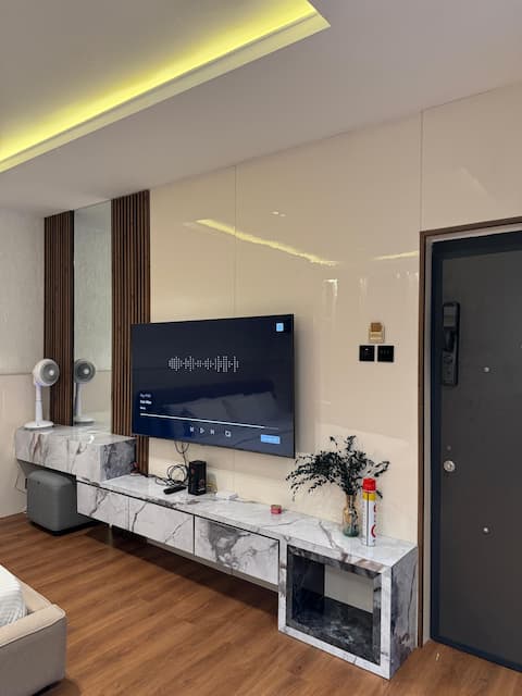 08 Luxury Apartment