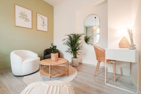 Top Airbnb: The Quiet Corner: Calm & Stylish Retreat in Prague in Vršovice