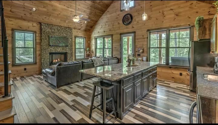 Escape To Copper Ridge Cabin - Mineral Bluff, GA