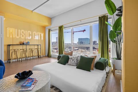 Popular Airbnb listing: The Music City Suite l Walk Broadway Free Parking in Nashville Davidson Metropolitan Government (Balance)