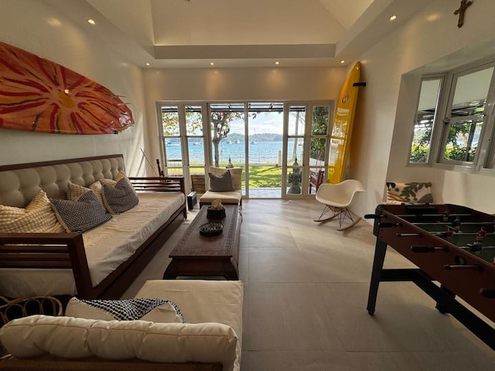 Beachfront House With Garden - Puerto Galera