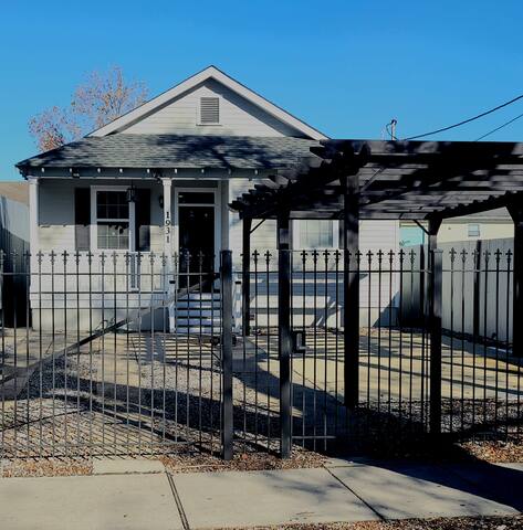 10 min from anywhere you want to be in New Orleans