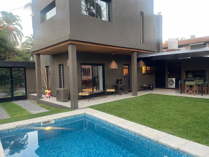 Three-bedroom apartment in Victoria