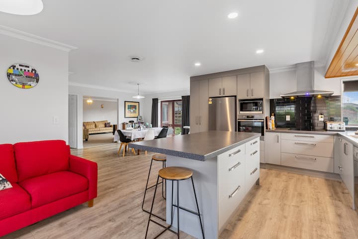 Have Family Fun In Reilly Ave. - Mount Maunganui