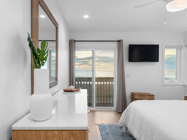 Oceanfront Charmer with A/C gallery image 4