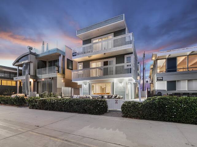 Oceanfront Charmer with A/C gallery image 2