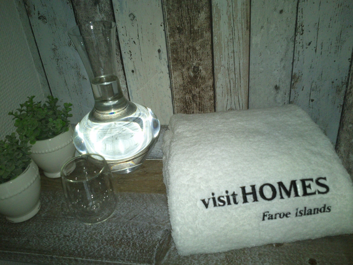 Listing image 6 at visitHOMES – The little corner single room in Leirvík