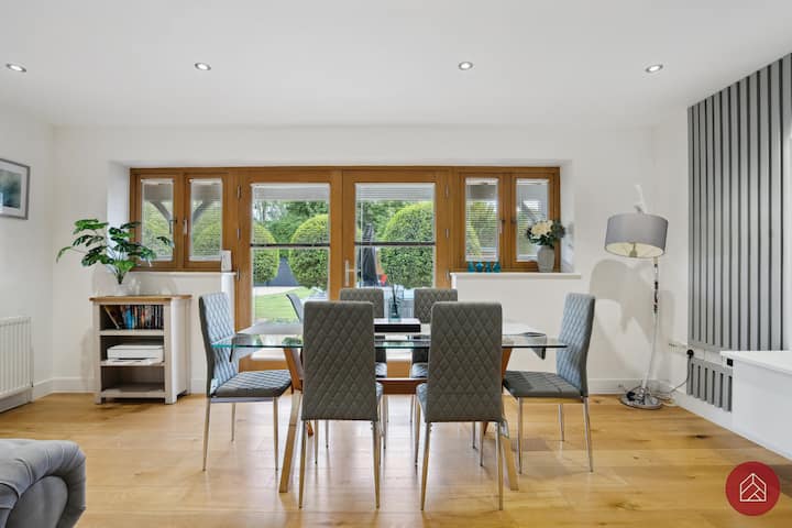 Living and dining space