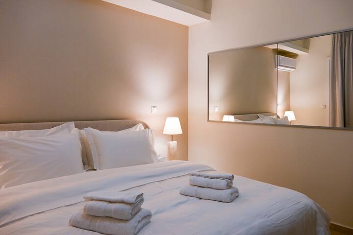 Refined Kolonaki Stay with Private Patio gallery image 4