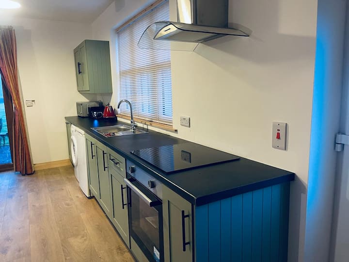 Brookhaven: Peaceful Rural Lodge On Private Ground - County Limerick