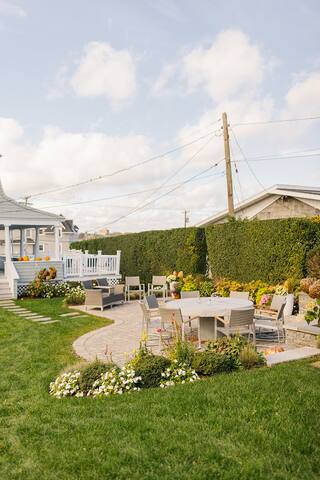 Water View 6-Bedroom Colonial Home in Newport RI gallery image 5