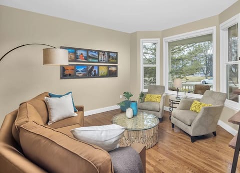 Top Airbnb: 4BR - Boulder - 5 Star -Immaculate - Retreat in Gunbarrel