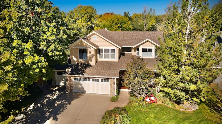 Sunny, Spacious Boulder Home - Boulder, CO