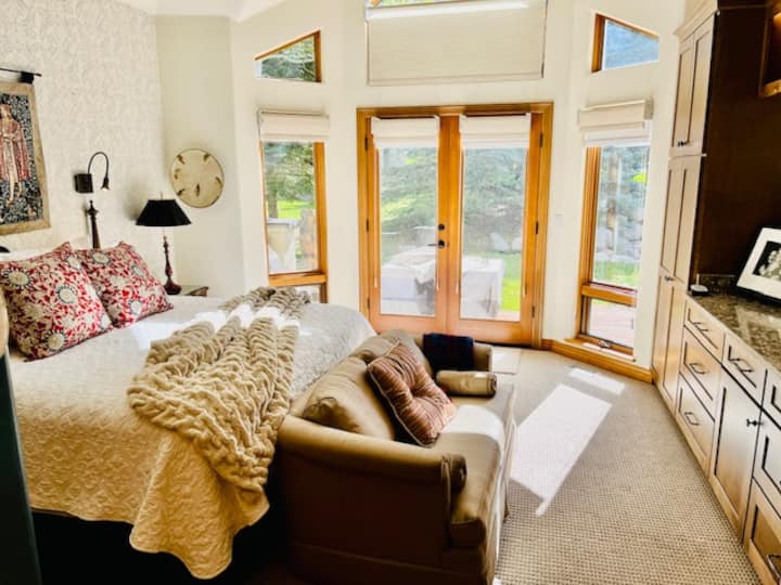 Hlavné poschodie Pohľad z hlavnej spálne 2.