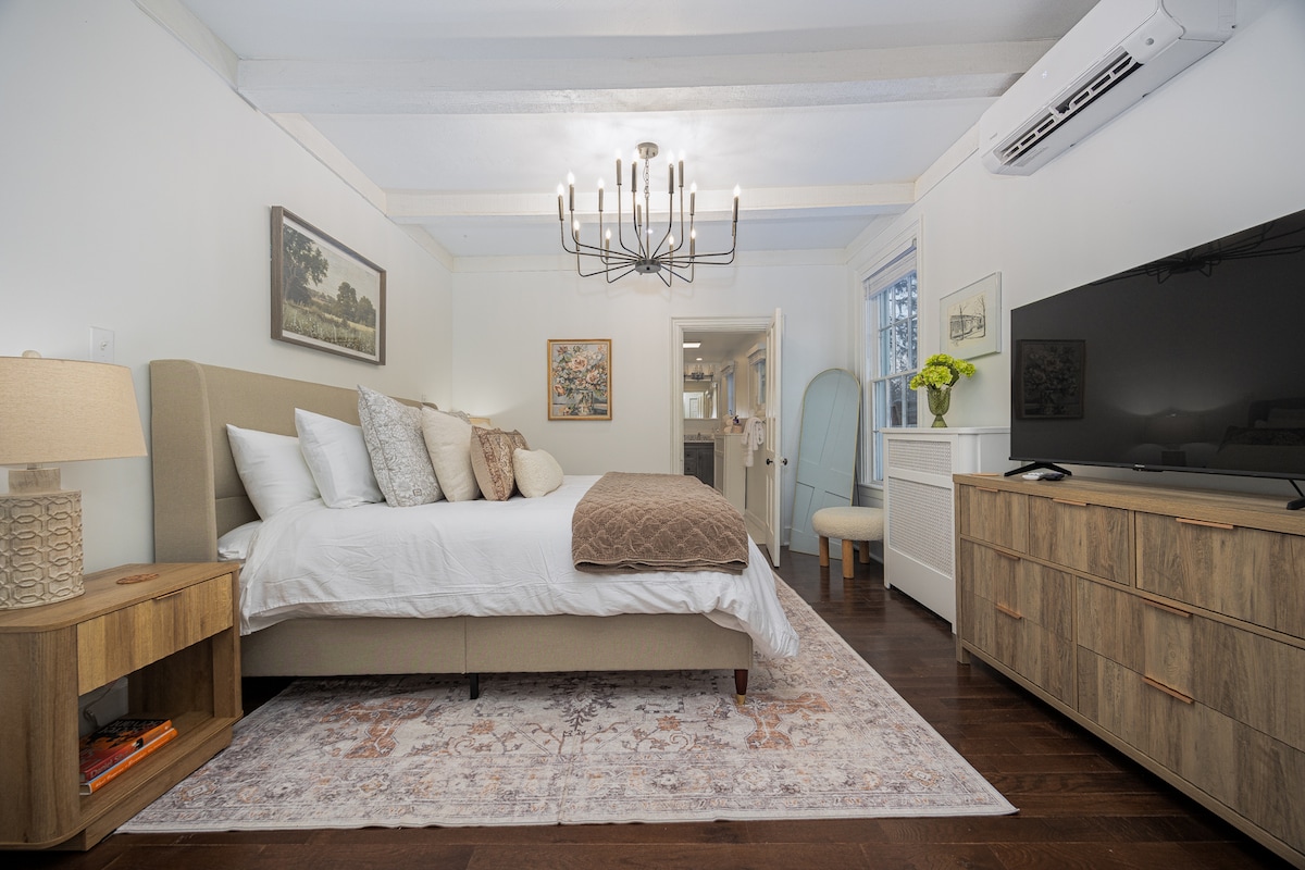 Remodeled Charming Historic Home,4 bed 2.5 bath – Photo 5