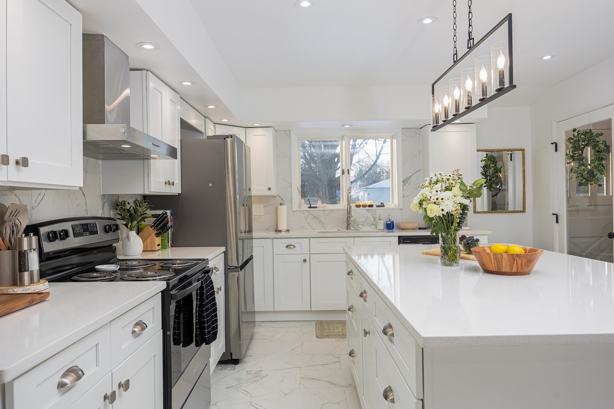 Remodeled Charming Historic Home,4 bed 2.5 bath – Photo 15
