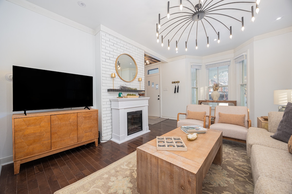 Remodeled Charming Historic Home,4 bed 2.5 bath – Photo 13