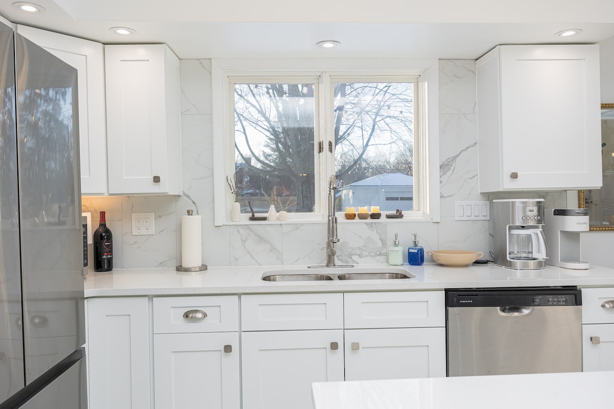 Remodeled Charming Historic Home,4 bed 2.5 bath – Photo 14