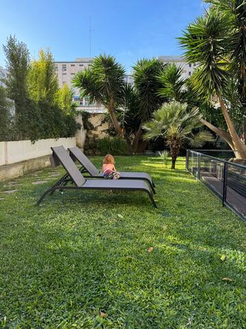 4BR,Pool,Garden & Parking in Santos Central Lisbon gallery image 2