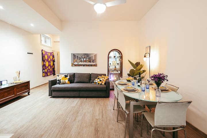 tHE Superstars Home – Bologna’s Old Town