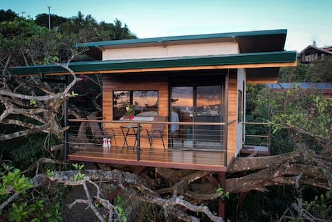 Treehouse #2 on coffee Farm with View of the ocean