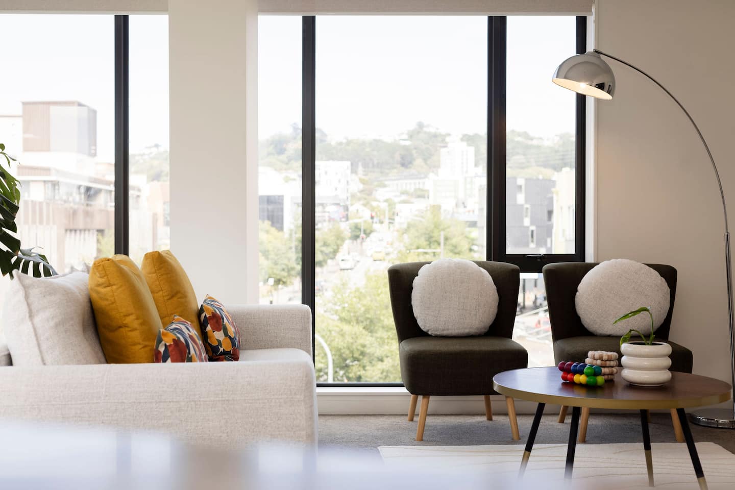 Luxe 1br City Apt | Modern, Spacious W/ Parking 4