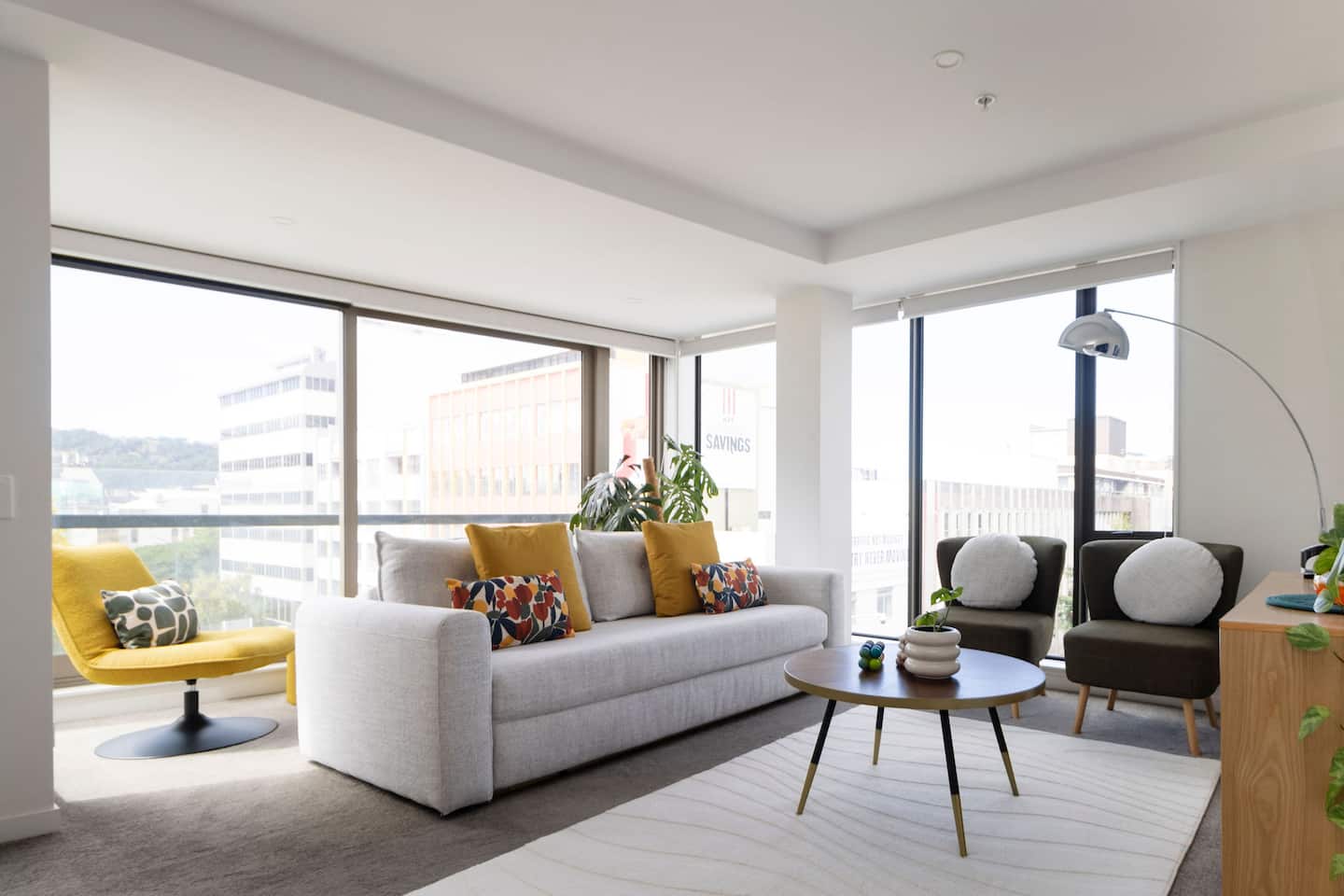 Luxe 1br City Apt | Modern, Spacious W/ Parking 2