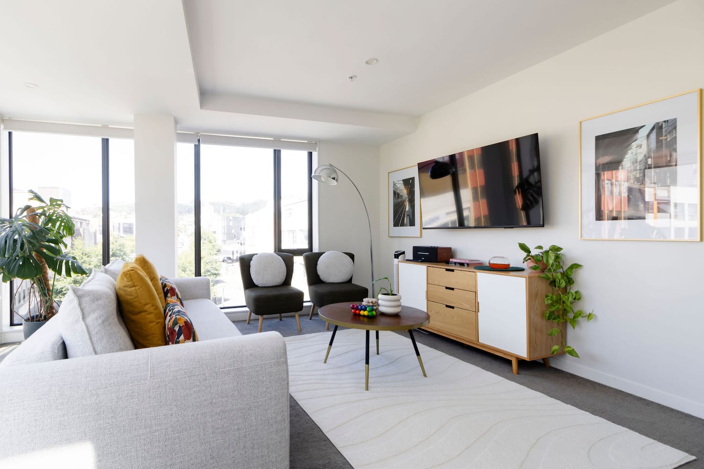 Luxe 1br City Apt | Modern, Spacious W/ Parking 3