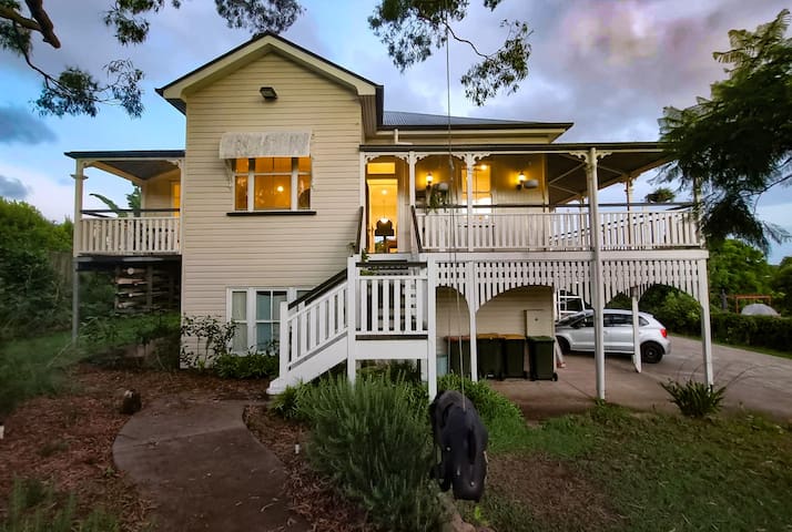 Wynnum House: Bayside Retreat