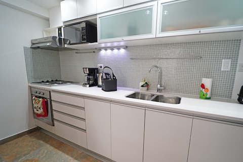 Airbnb con mejor rendimiento: Family 4 - Downtown, 1 block from Av. San Martin en Tierra Del Fuego