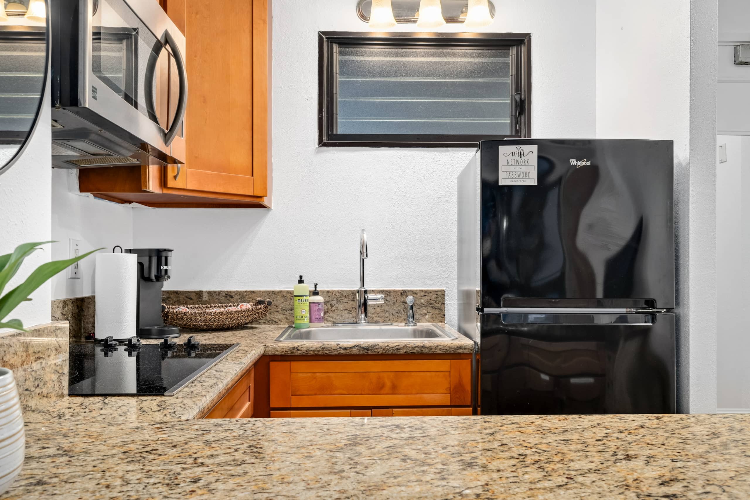 Steps to Waikiki Beach - Legal Rental w/ kitchen - Photo 6