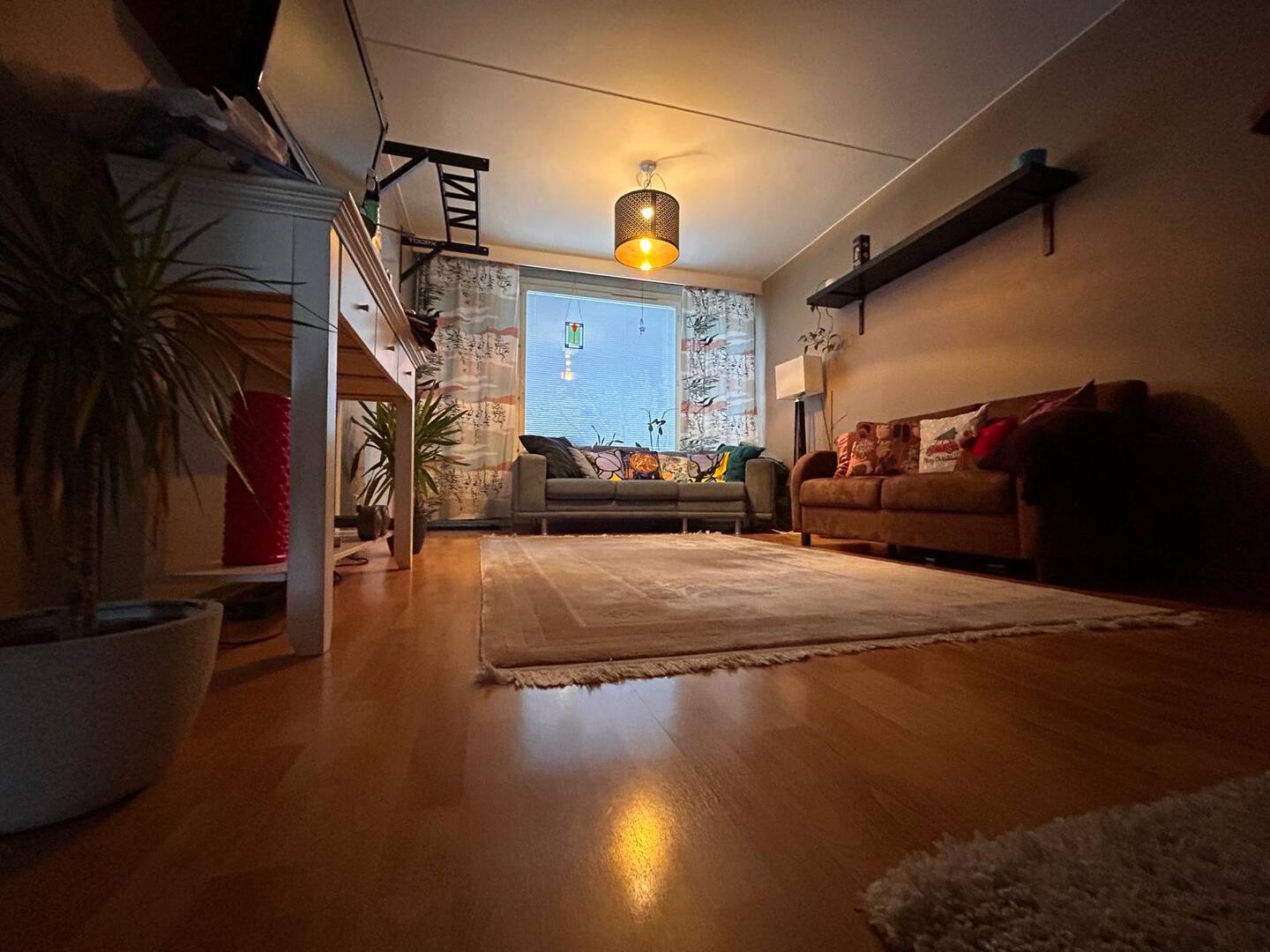 Parvekkeella Varustettu Asunto Kirkkonummella 2