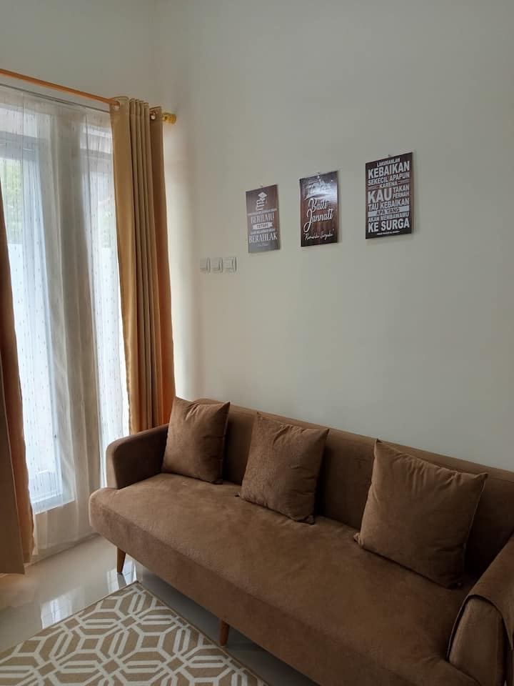 Delapan Guesthouse - Prambanan