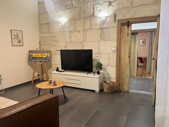 L'auguste | Wifi, Lit Queen Size - Nîmes