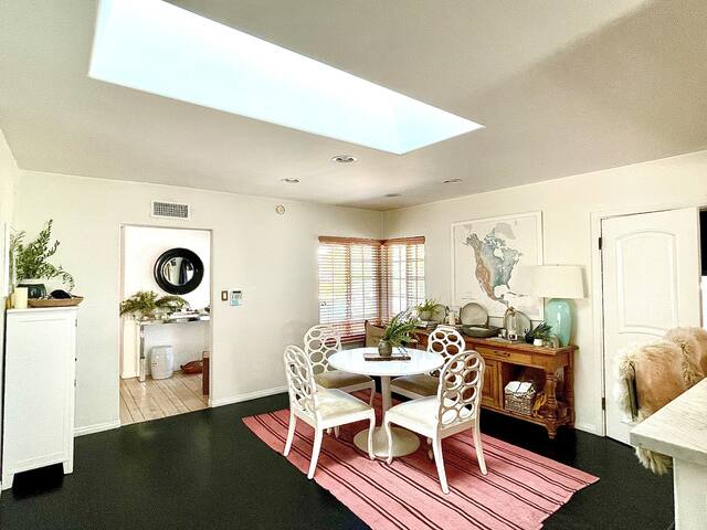 Chic, Peaceful Home with pool close to Malibu gallery image 4