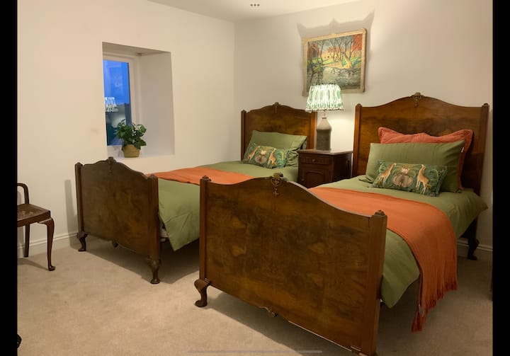 Schlafzimmer 1