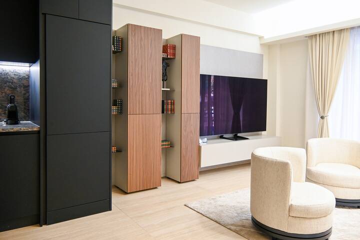 Spacious Luxury ,2 Connecting Apartments gallery image 2