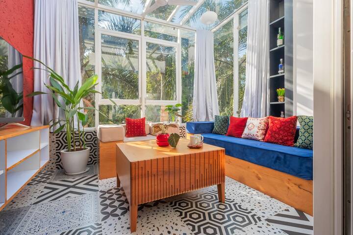 Living room image 7