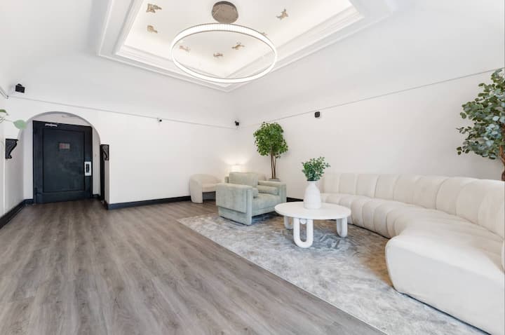 Stunning Modern Brooklyn Studios - Brooklyn, NY