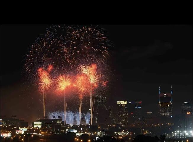 The Golden Manor gallery image 3