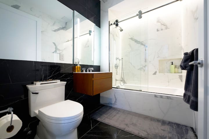 Gorgeous 2 Bedroom in Tribeca gallery image 4